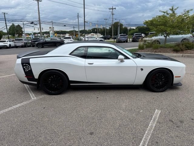 Used 2015 Dodge Challenger SRT Hellcat RWD image 12