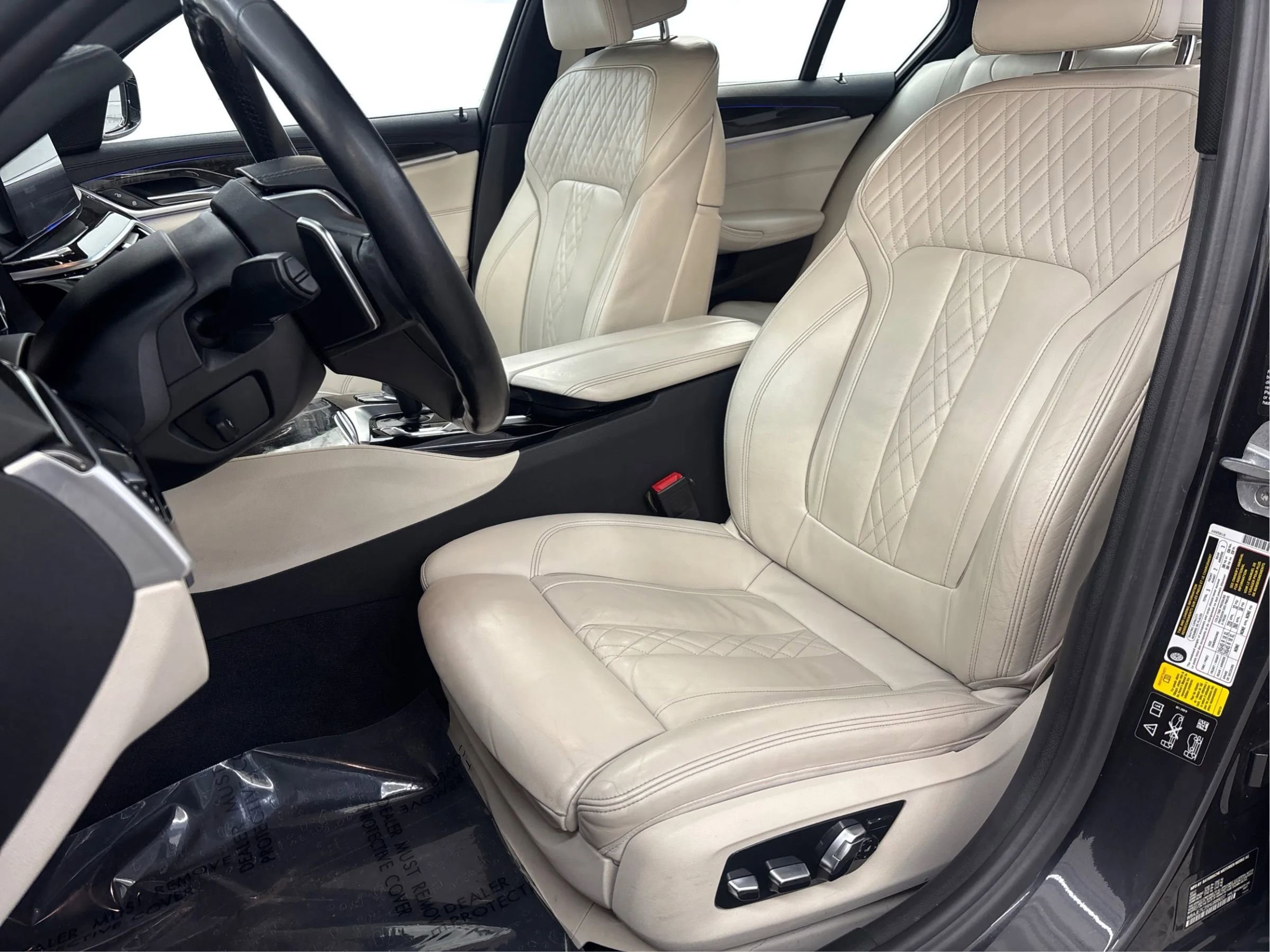 Used 2017 BMW 540i xDrive image 13