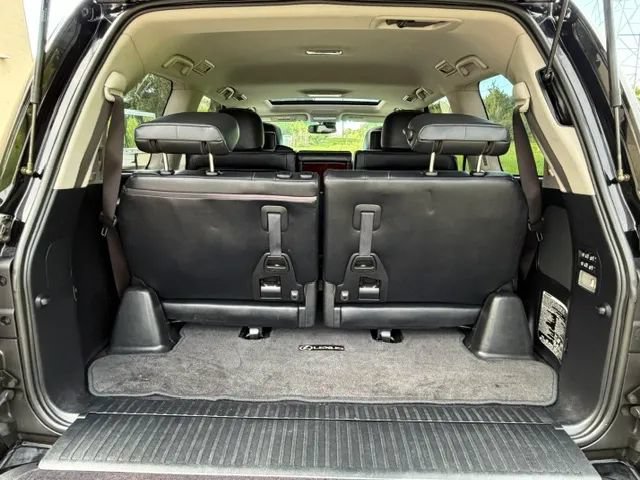 Used 2013 Lexus LX 570 4WD w/ Luxury Pkg image 29
