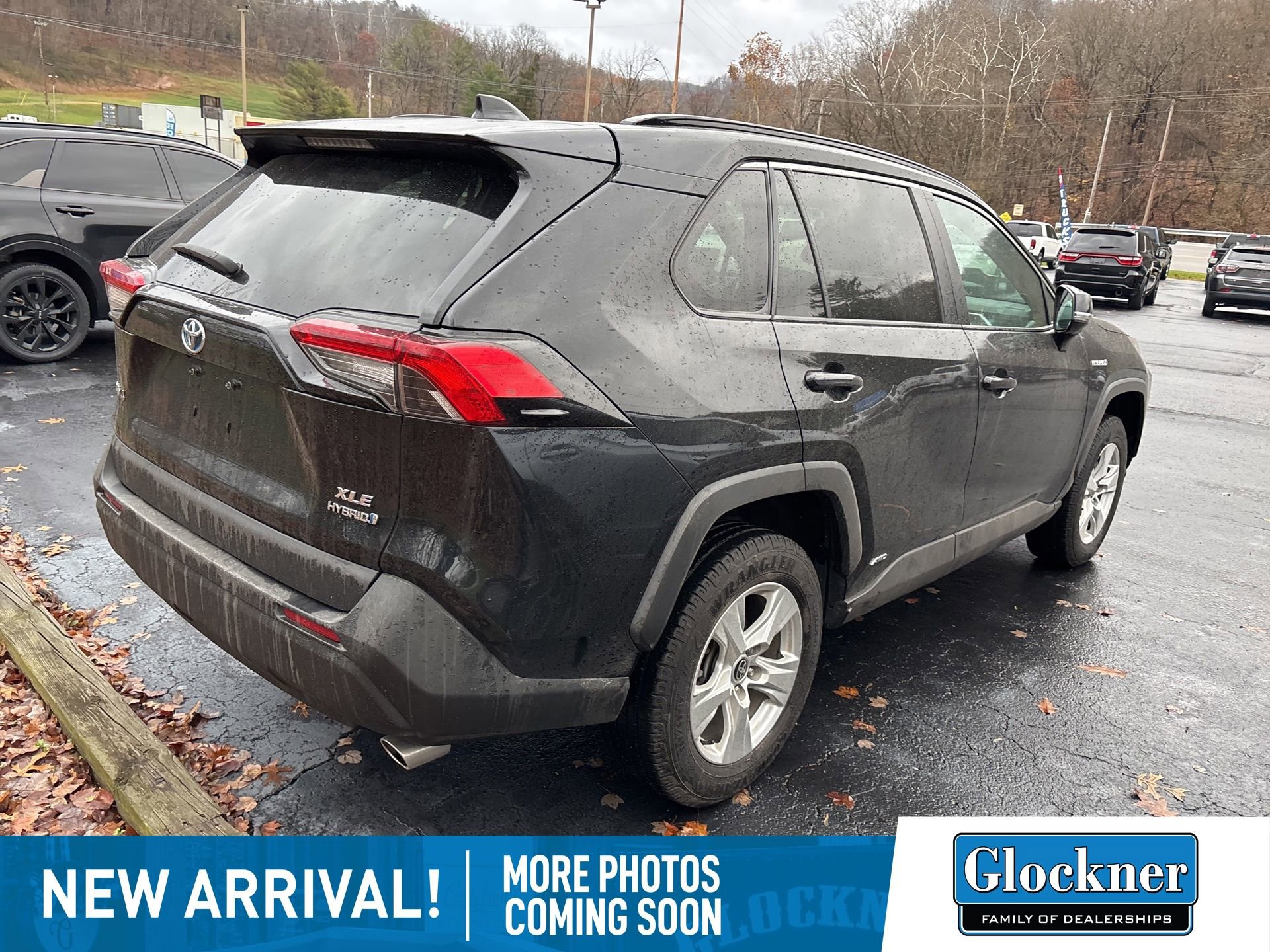Used 2021 Toyota RAV4 XLE image 4
