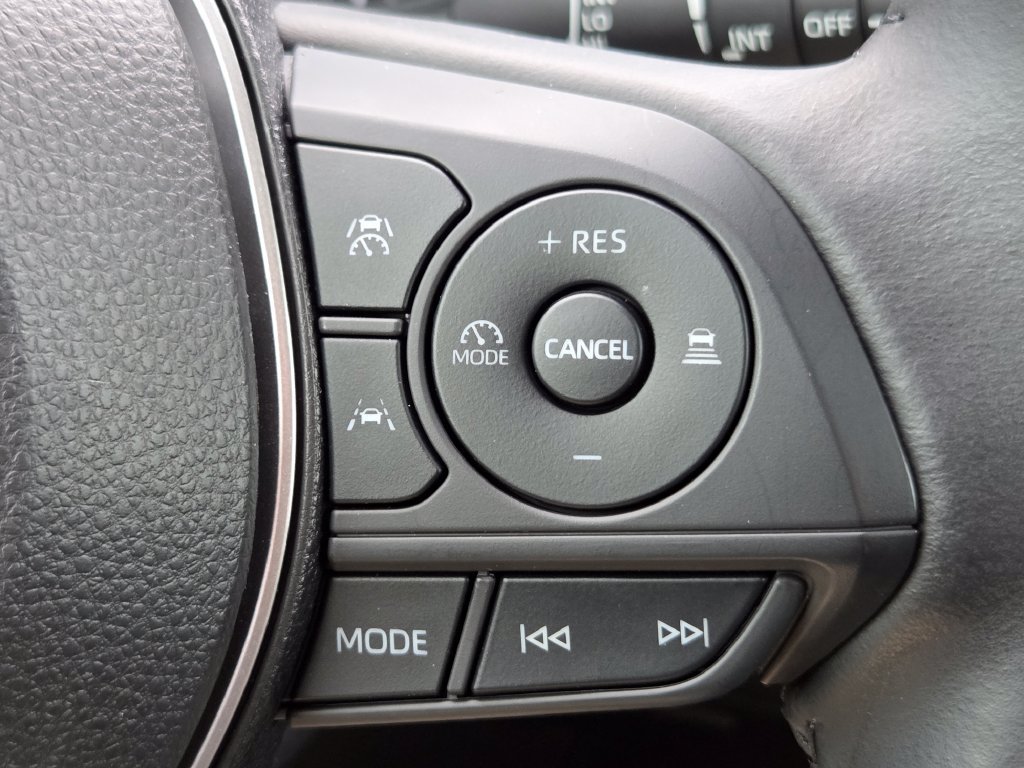 Used 2023 Toyota Corolla Cross LE w/ Moonroof Package AWD/4WD image 13