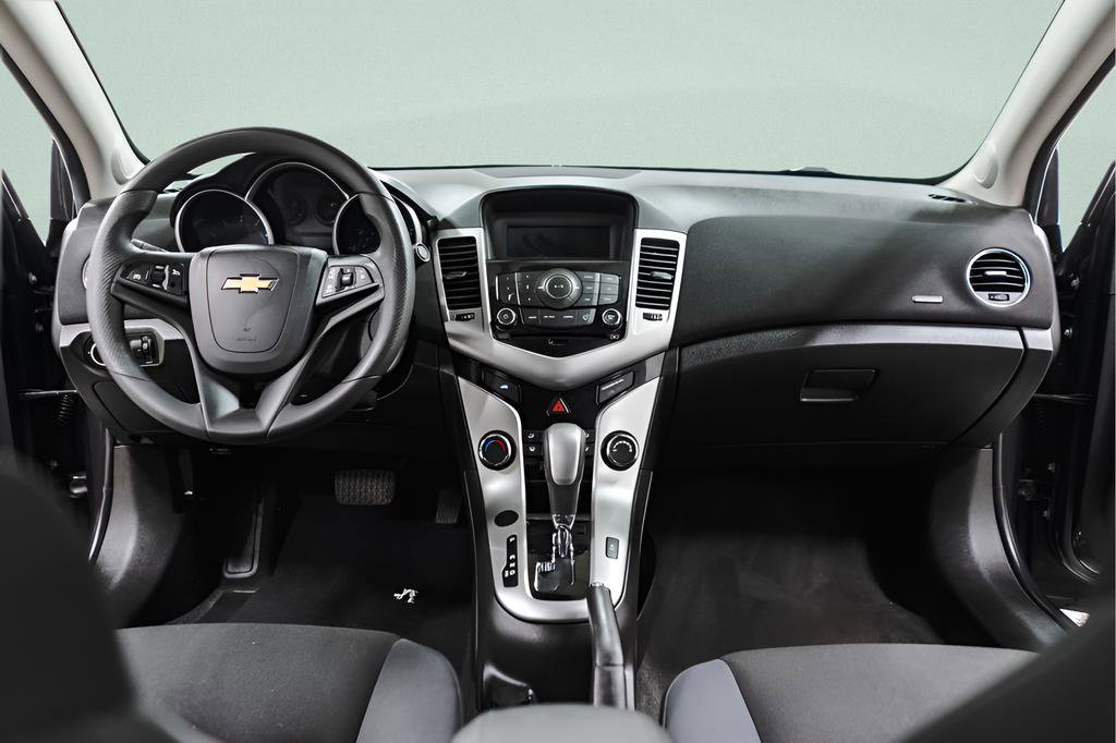 Used 2016 Chevrolet Cruze LT image 10