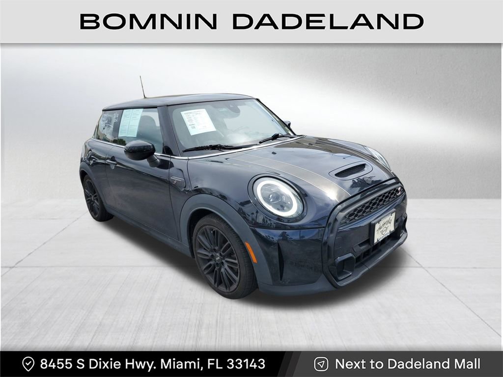 Used 2022 MINI Cooper S image 1