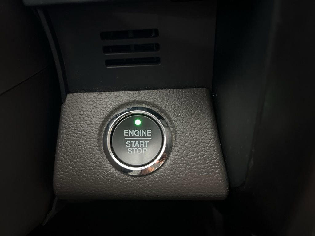 Used 2021 Ford Expedition Limited image 17