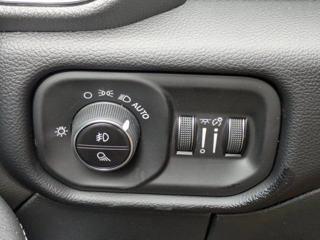 New 2026 RAM 3500 Laramie AWD/4WD image 24