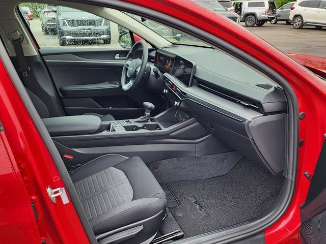 New 2025 Kia K5 LXS FWD image 12