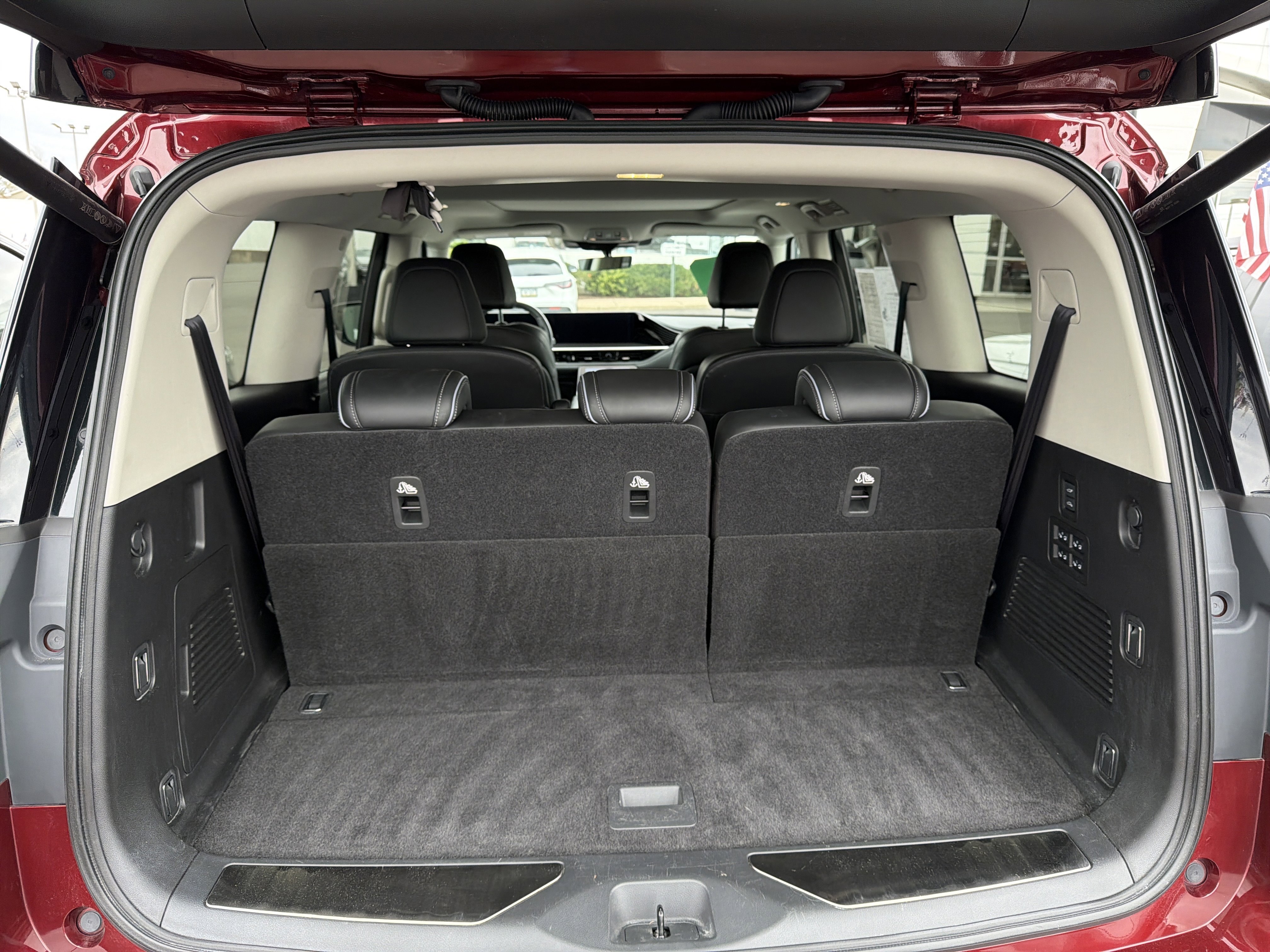 Used 2025 INFINITI QX80 Luxe image 30