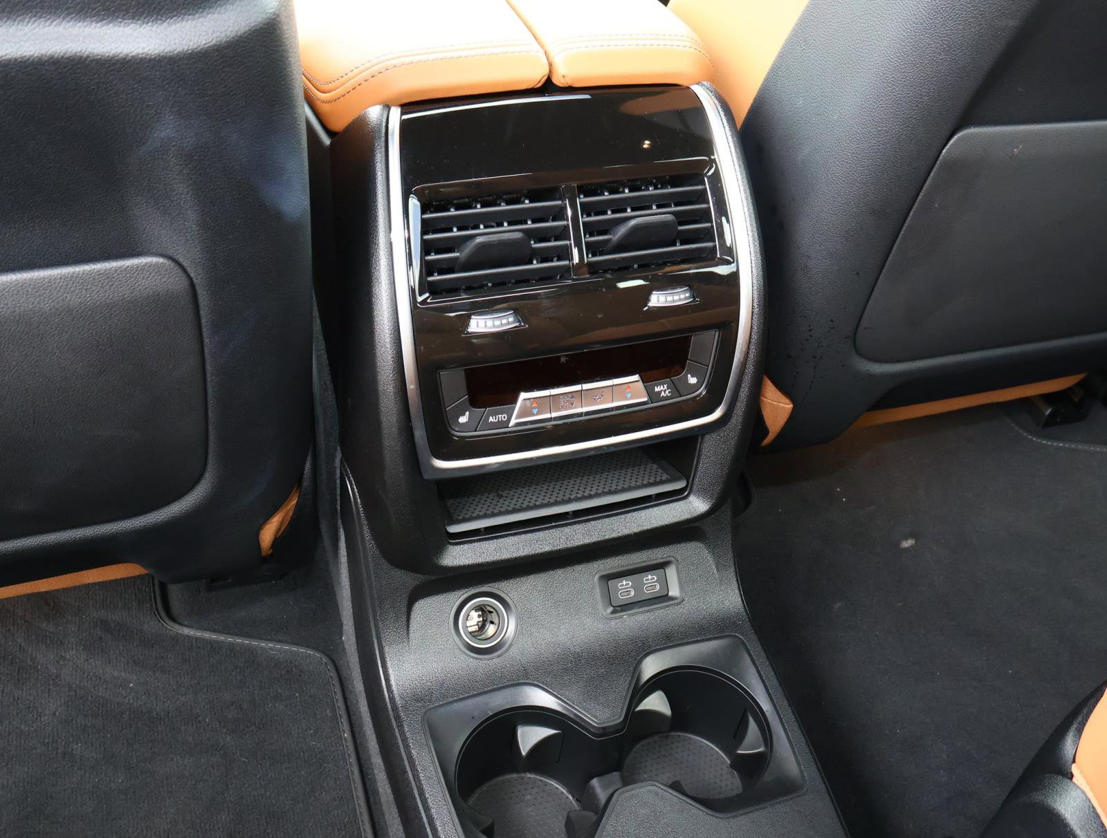 Used 2026 BMW X7 xDrive40i w/ Executive Package AWD/4WD image 14