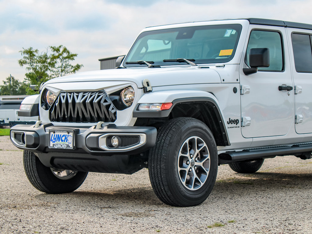 Used 2024 Jeep Gladiator Sport w/ Dual Top Group AWD/4WD image 19