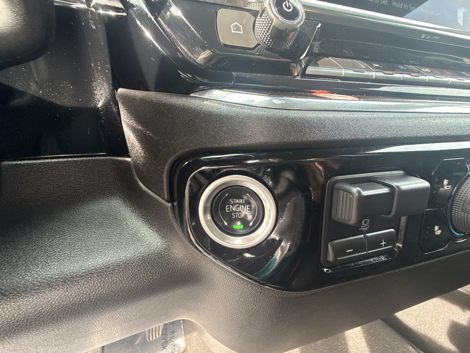 Used 2025 Chevrolet Silverado 1500 LT RWD image 15