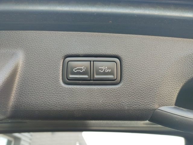 Used 2024 Kia Carnival EX image 7