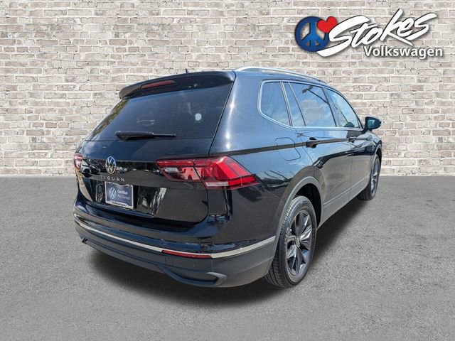 Certified 2023 Volkswagen Tiguan SE w/ Panoramic Sunroof Package FWD image 4