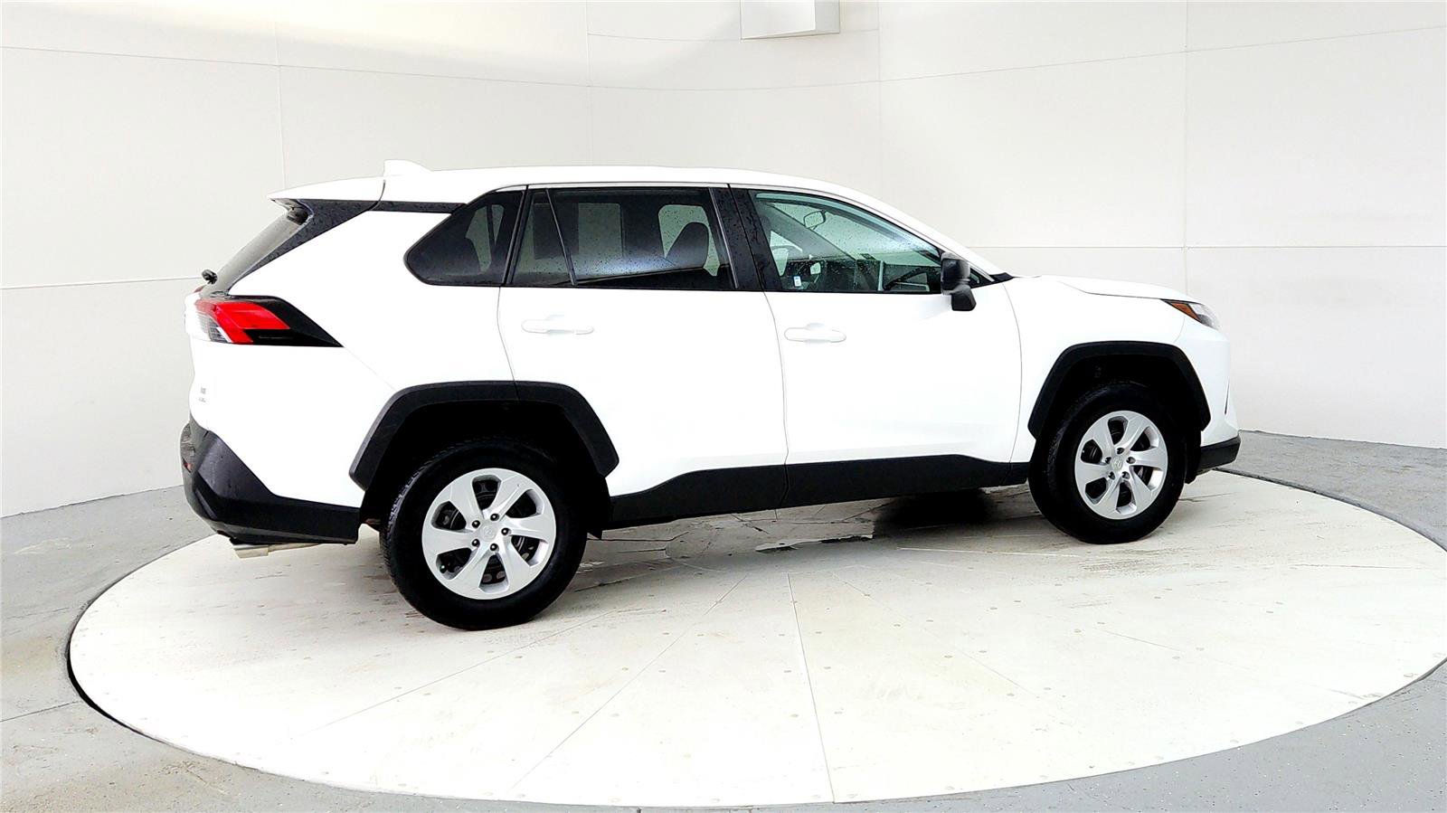 Used 2023 Toyota RAV4 LE image 6