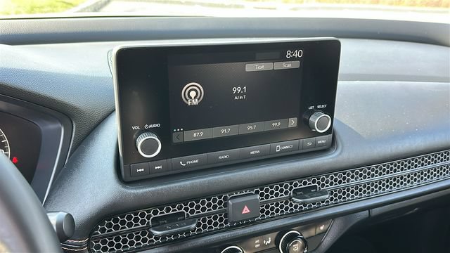 Used 2025 Honda HR-V Sport image 14