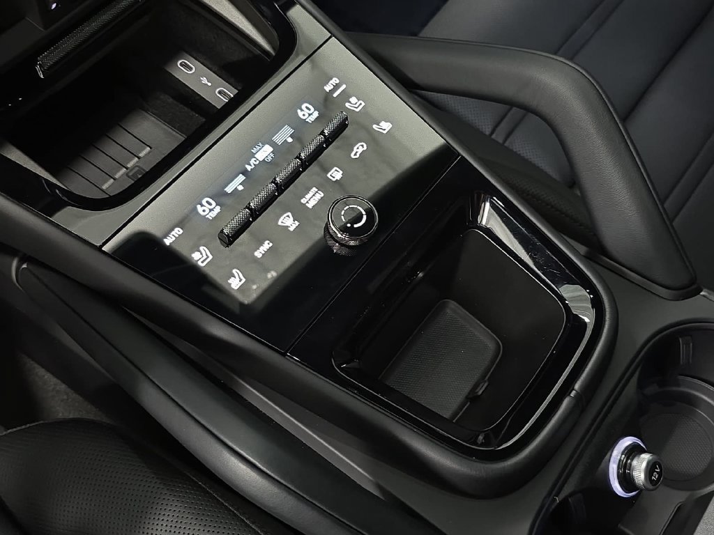Certified 2026 Porsche Cayenne Turbo GT AWD/4WD image 20
