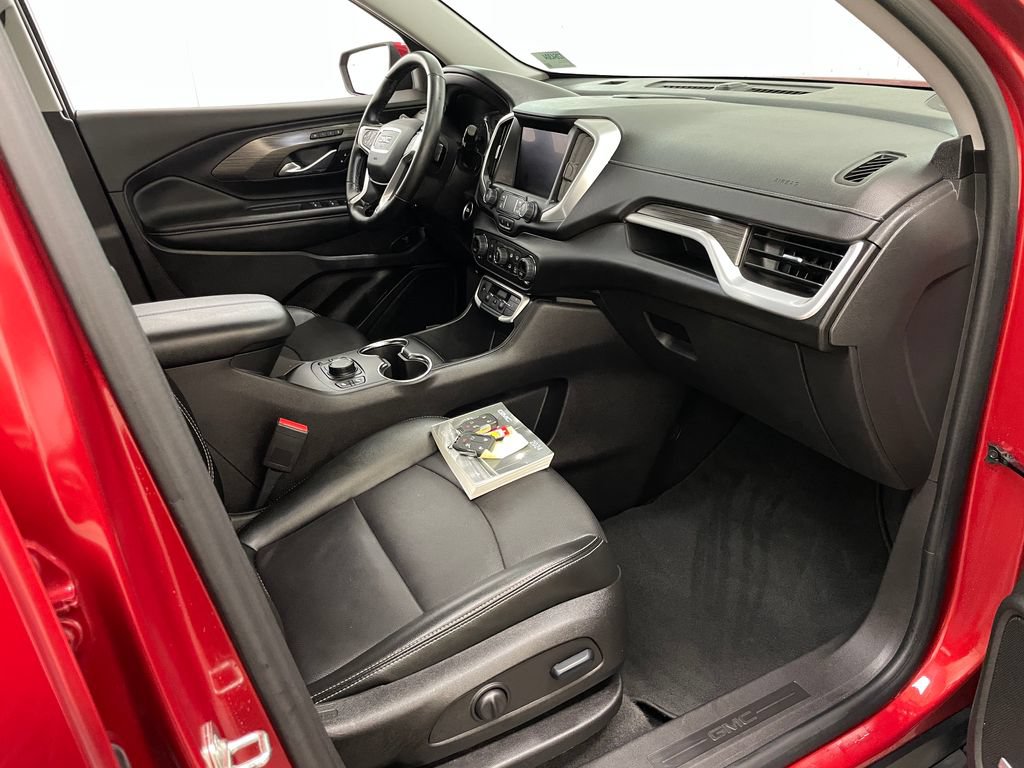 Certified 2024 GMC Terrain SLT w/ Infotainment Package II AWD/4WD image 39