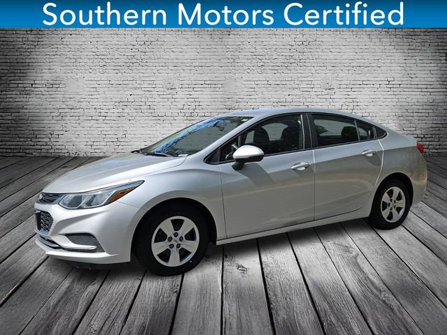 Used 2017 Chevrolet Cruze LS FWD image 1
