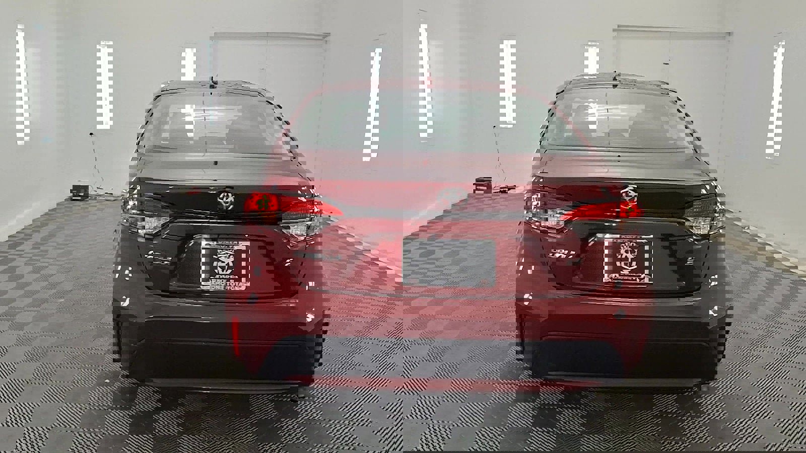 Used 2022 Toyota Corolla LE image 3