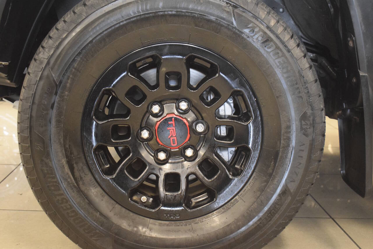 Used 2017 Toyota Tacoma TRD Pro AWD/4WD image 31
