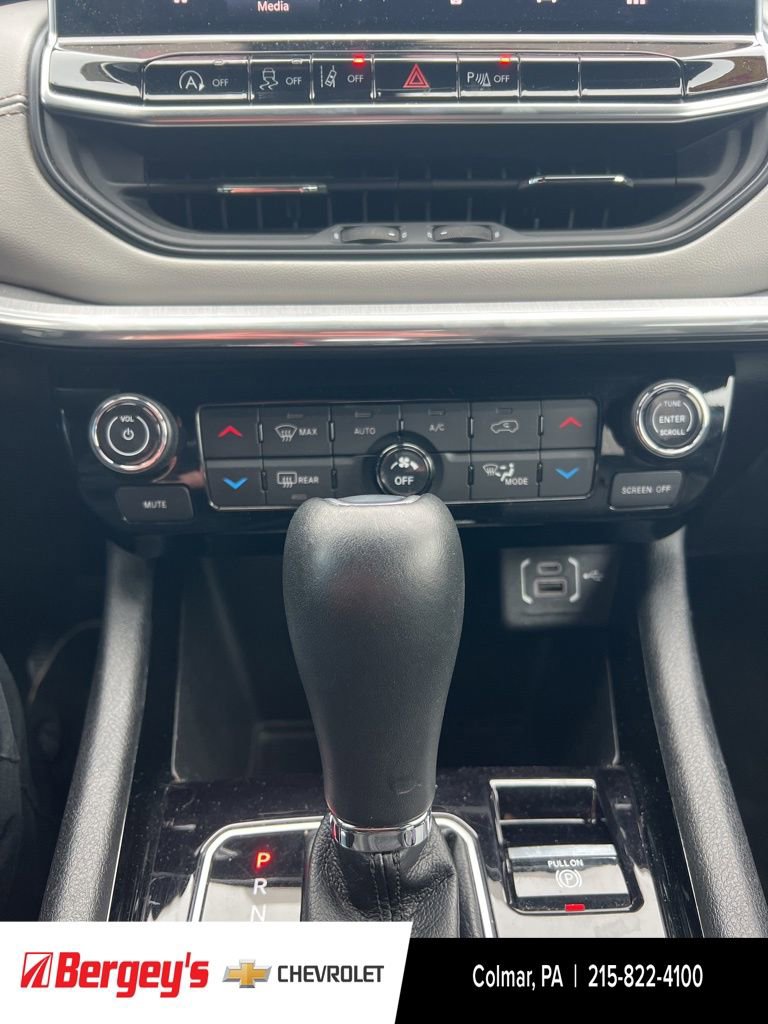 Used 2024 Jeep Compass Limited image 27