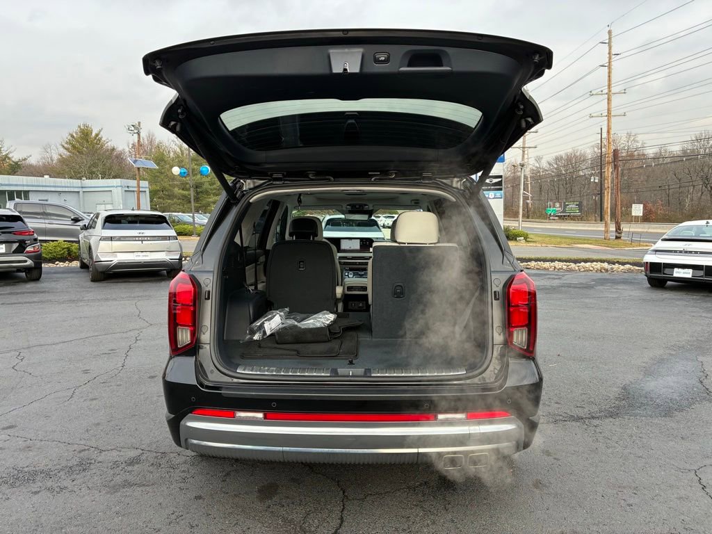 Used 2023 Hyundai Palisade Calligraphy w/ Cargo Package image 11