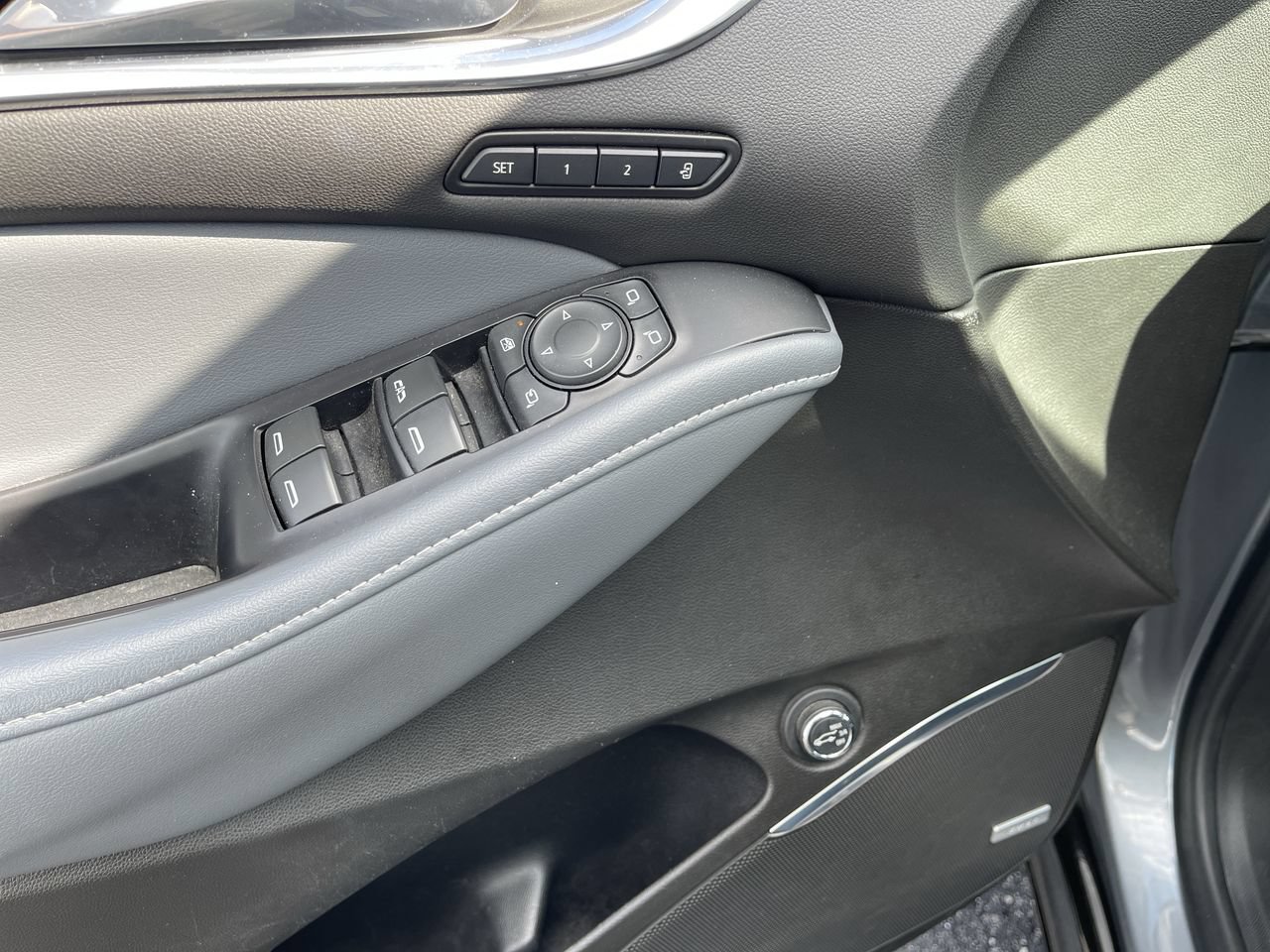 Used 2021 Buick Enclave Premium w/ Surround and Sites Package AWD/4WD image 22