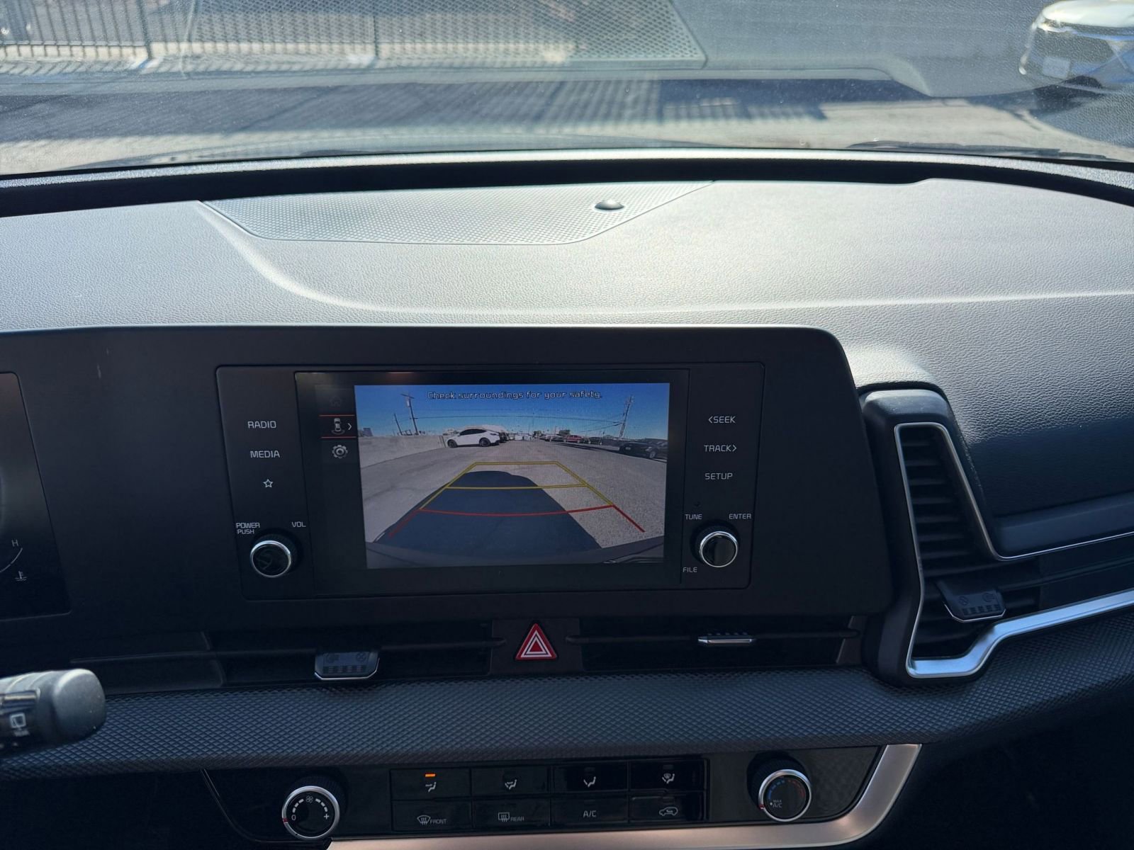 Used 2025 Kia Sportage LX image 23