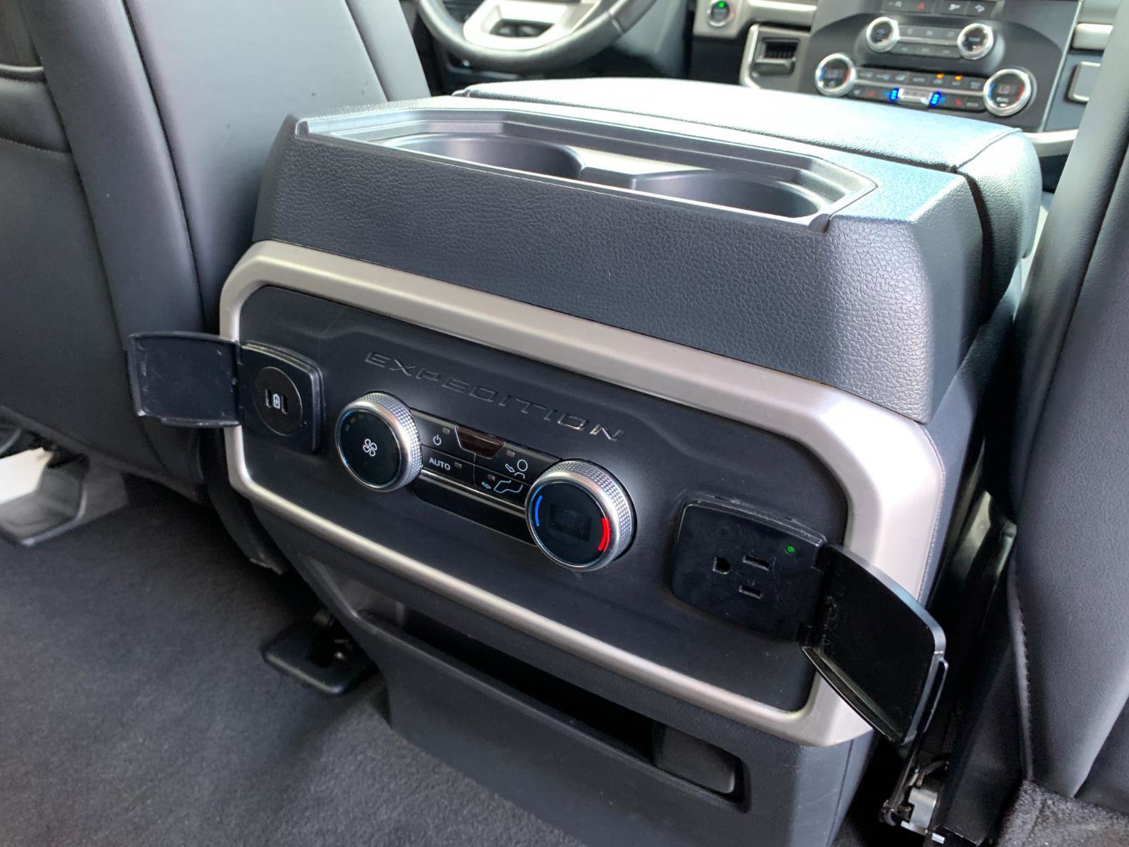 Used 2024 Ford Expedition Max XLT image 35
