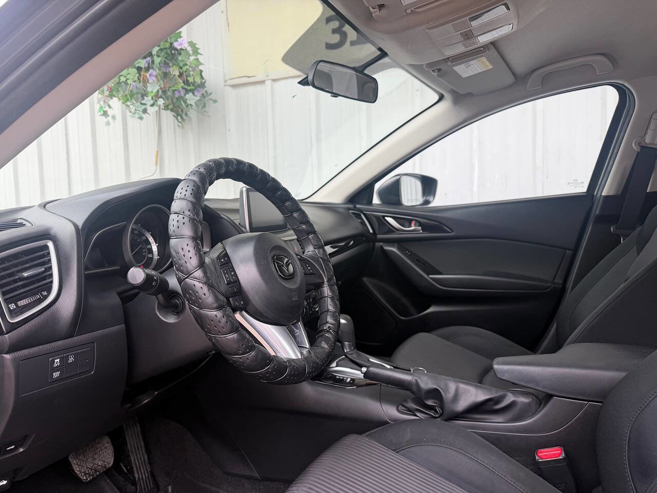Used 2016 MAZDA MAZDA3 i Sport w/ Preferred Equipment Package FWD image 11