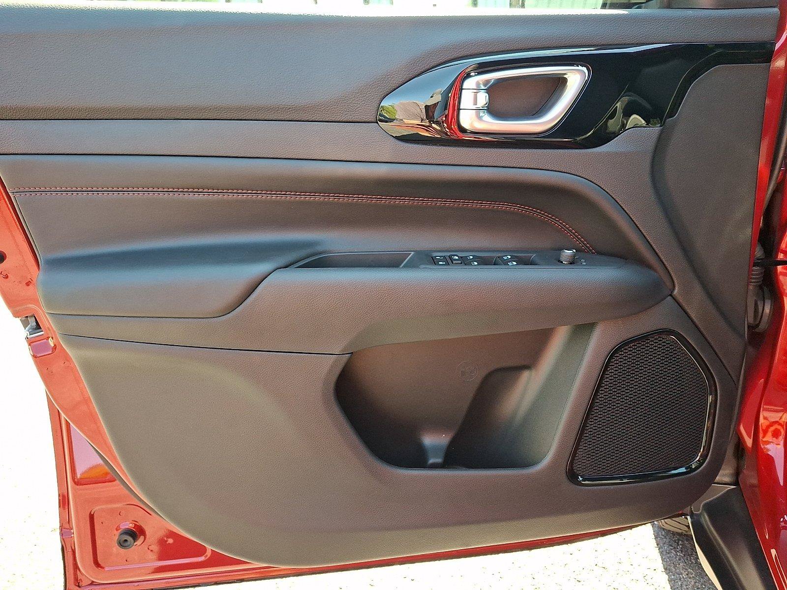 New 2026 Jeep Compass Trailhawk AWD/4WD image 8