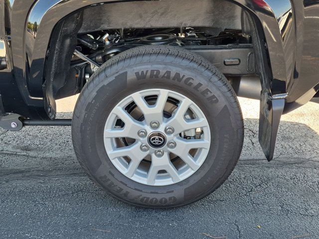 Certified 2026 Toyota Tacoma SR5 AWD/4WD image 8