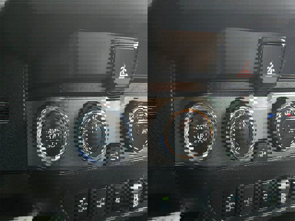 Used 2021 Toyota Tacoma TRD Off-Road w/ Technology Package image 19