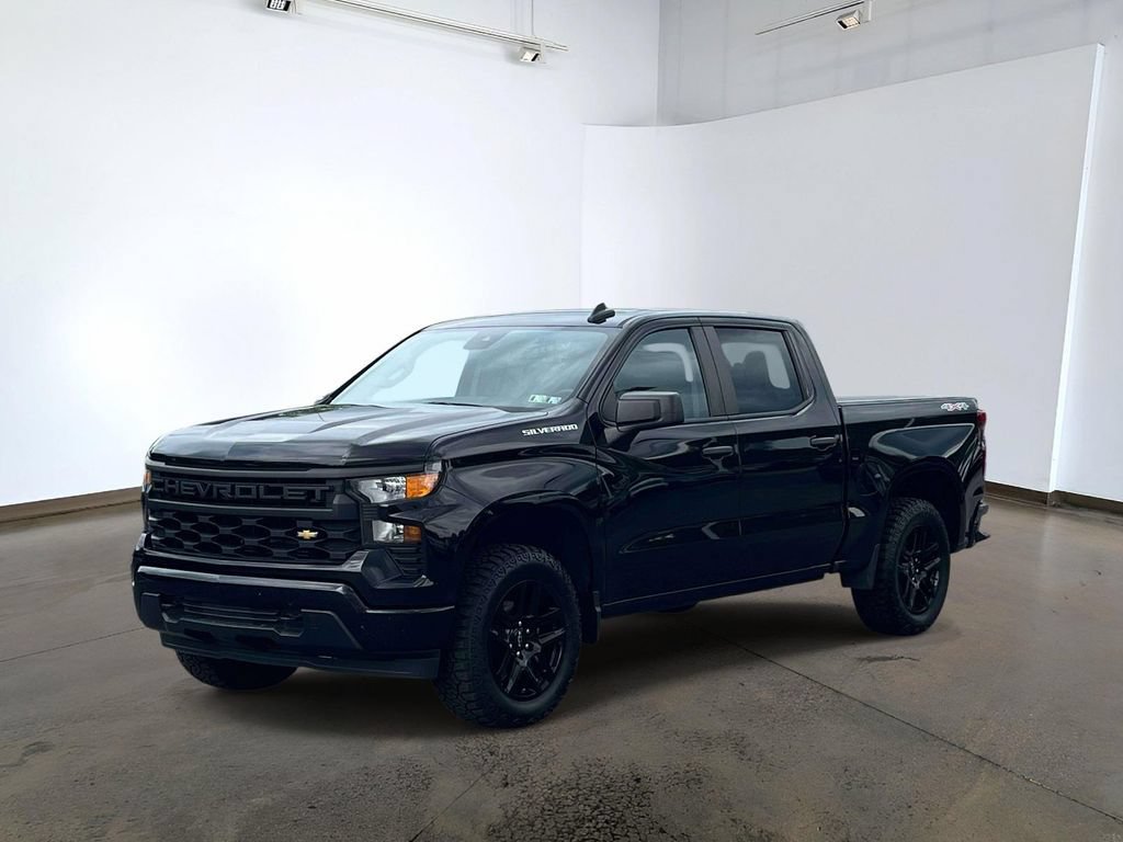Used 2023 Chevrolet Silverado 1500 Custom AWD/4WD image 1