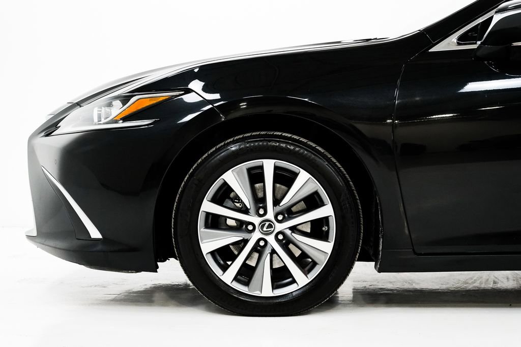 Used 2020 Lexus ES 300h 300h w/ Premium Package image 30