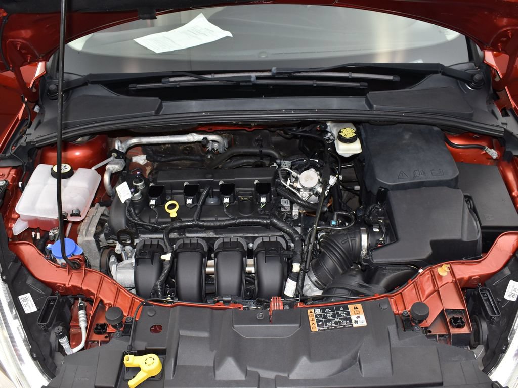 Used 2018 Ford Focus Titanium FWD image 16