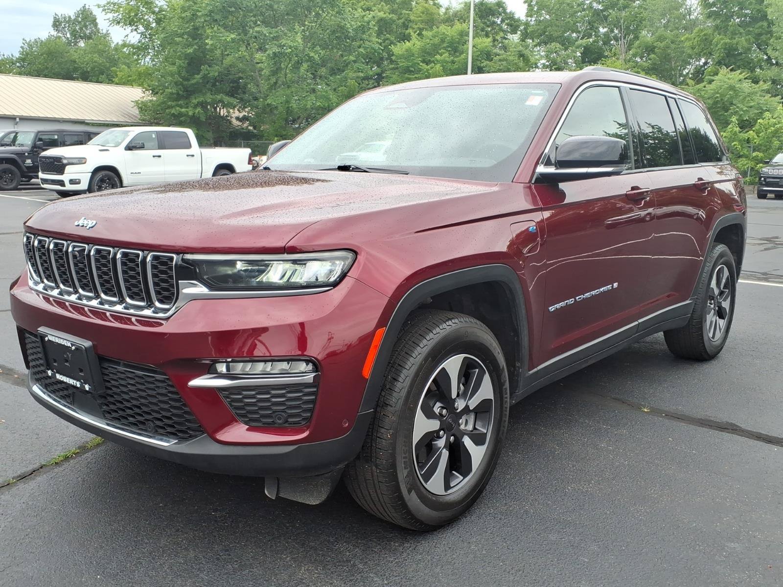 Certified 2023 Jeep Grand Cherokee 4WD 4xe w/ Luxury Tech Group II image 3
