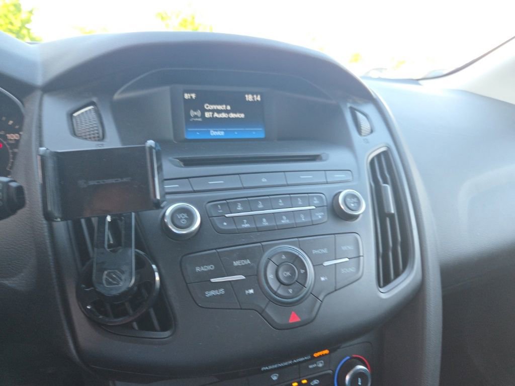 Used 2015 Ford Focus SE FWD image 13