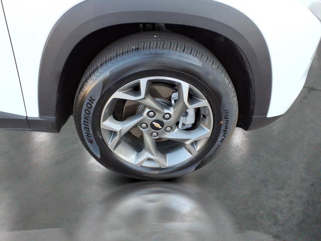 Certified 2025 Chevrolet Trax LT image 11