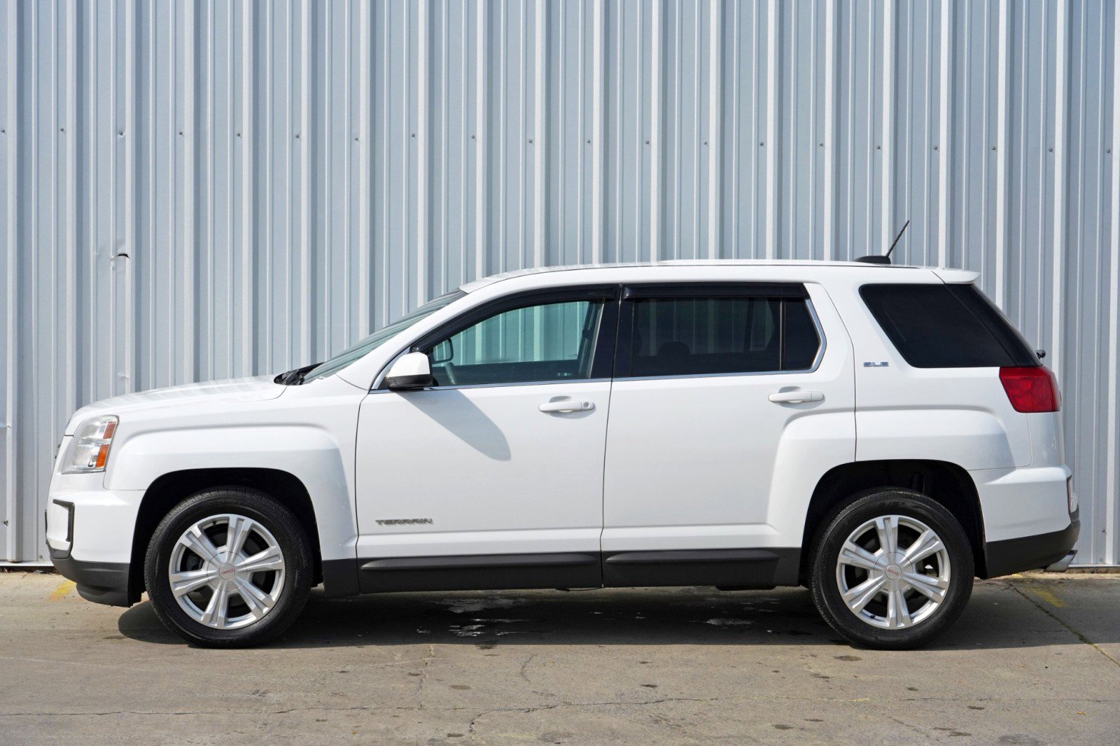 Used 2017 GMC Terrain SLE image 42