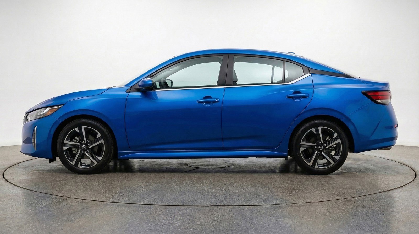 Used 2025 Nissan Sentra SV image 5