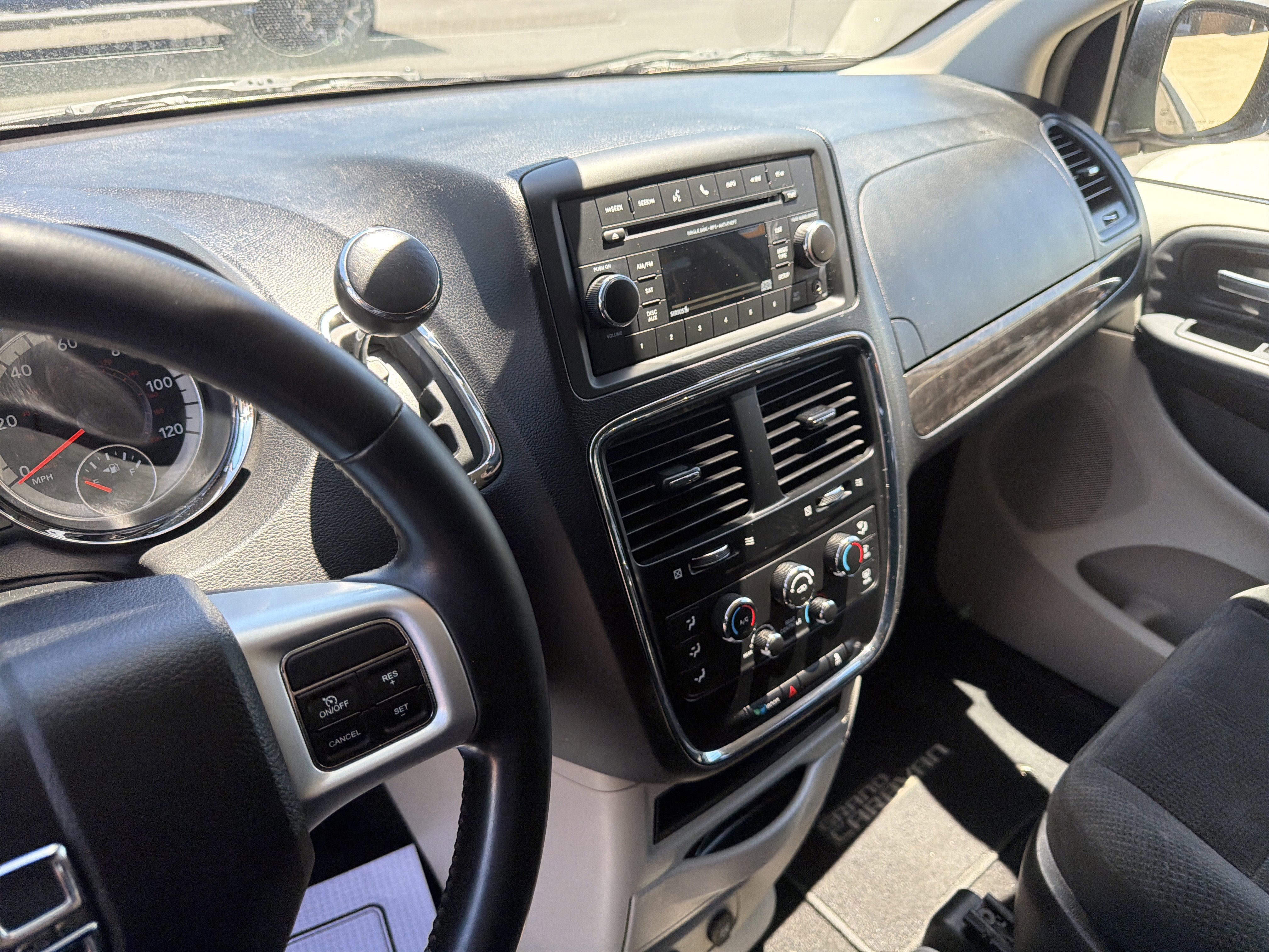 Used 2016 Dodge Grand Caravan SE w/ Quick Order Package 29E SE FWD image 38