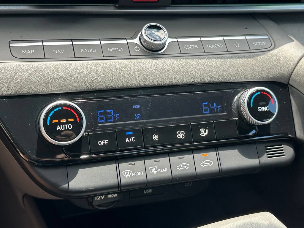 Certified 2024 Hyundai Elantra SEL FWD image 19