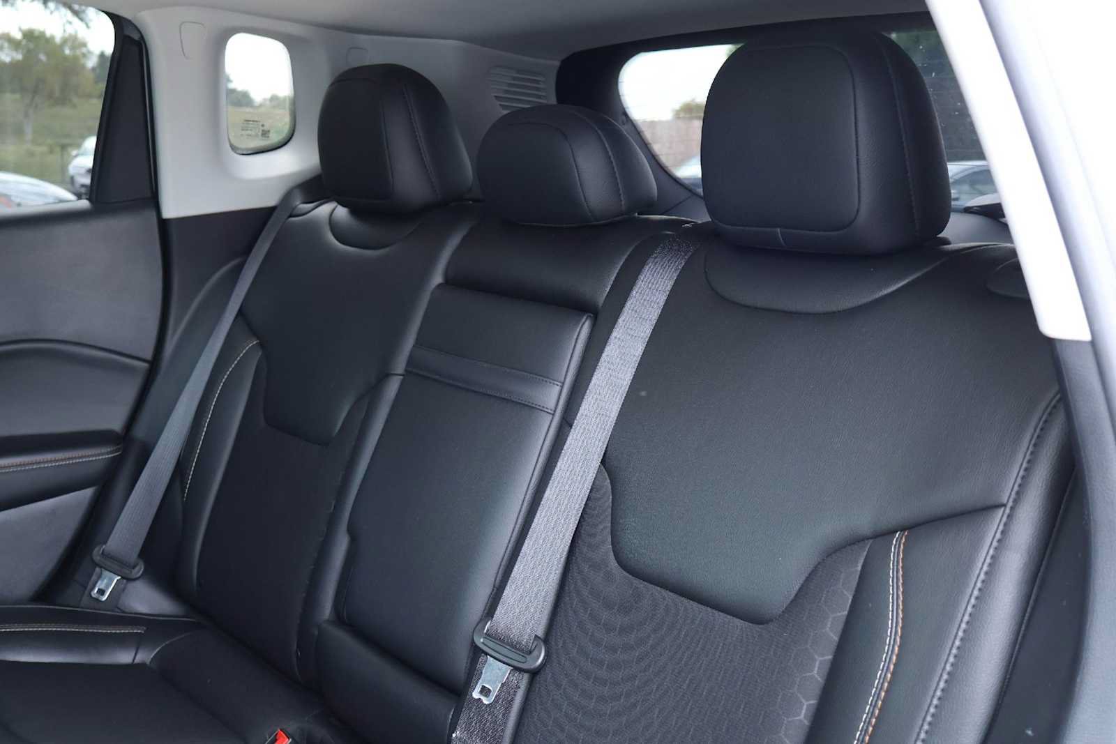 Used 2019 Jeep Compass Latitude w/ Popular Equipment Group FWD image 13