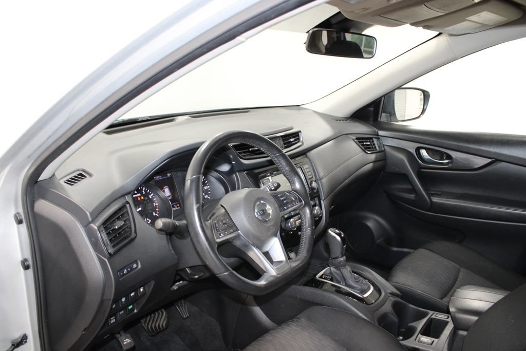 Used 2020 Nissan Rogue SV AWD/4WD image 22