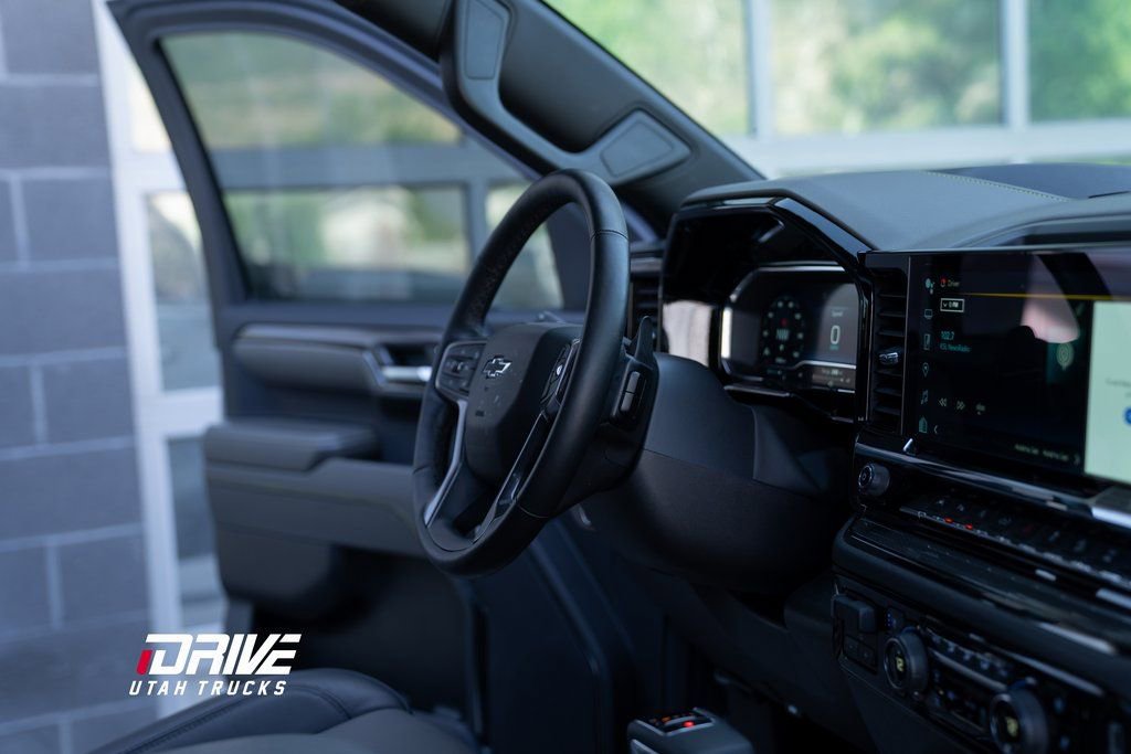 Used 2024 Chevrolet Silverado 1500 ZR2 w/ Technology Package image 21