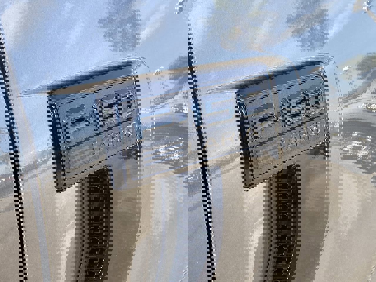 Used 2025 Ford F150 Lariat w/ Equipment Group 501A Mid image 9