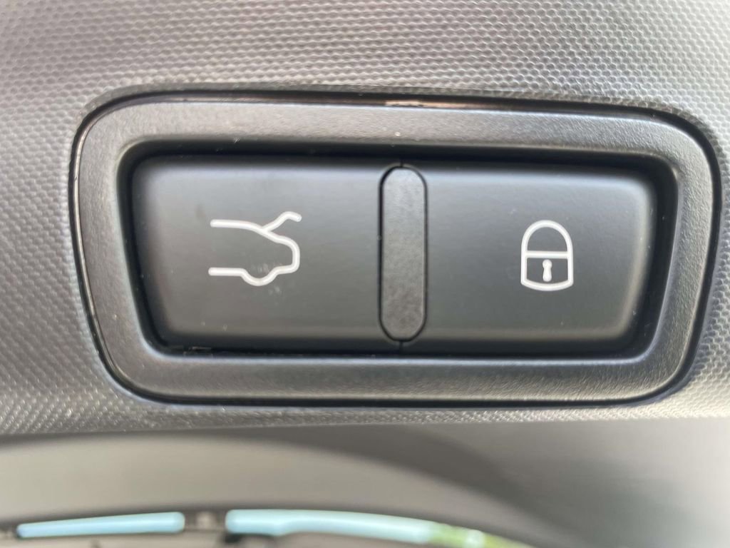 Used 2021 Alfa Romeo Stelvio Ti w/ Premium Package image 8