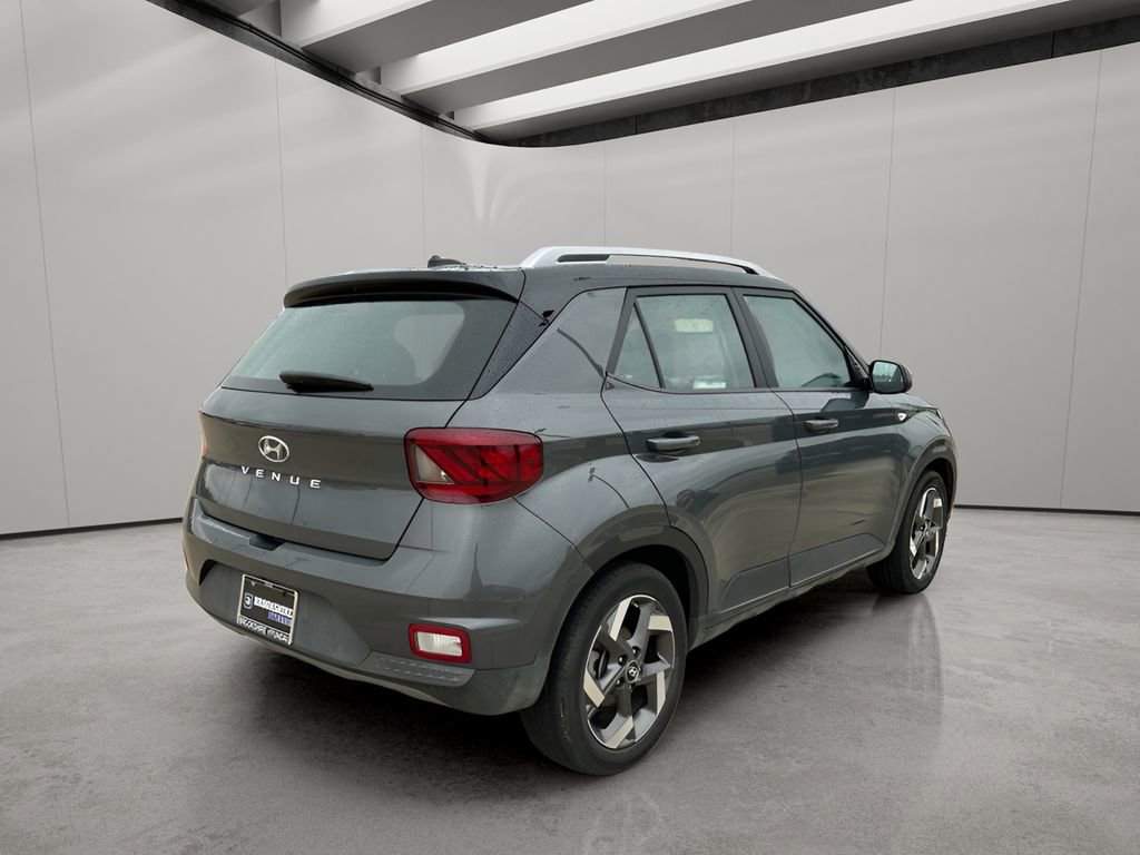 Used 2025 Hyundai Venue Limited image 5