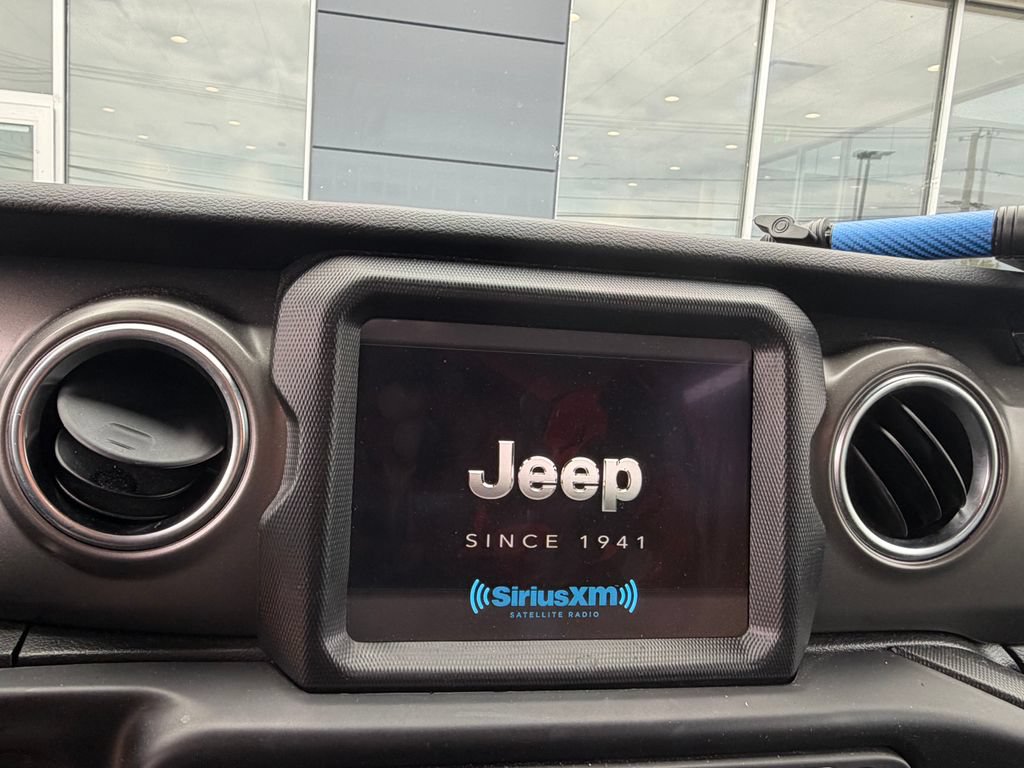 Used 2023 Jeep Wrangler Unlimited Rubicon 4xe w/ Steel Bumper Group AWD/4WD image 10