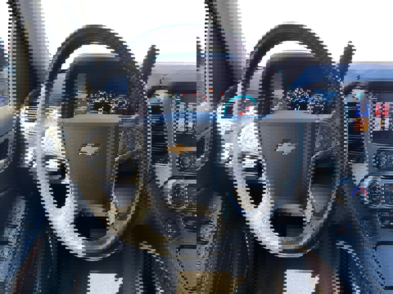 Used 2019 Chevrolet Suburban Premier w/ RST 6.2L Performance Edition AWD/4WD image 13